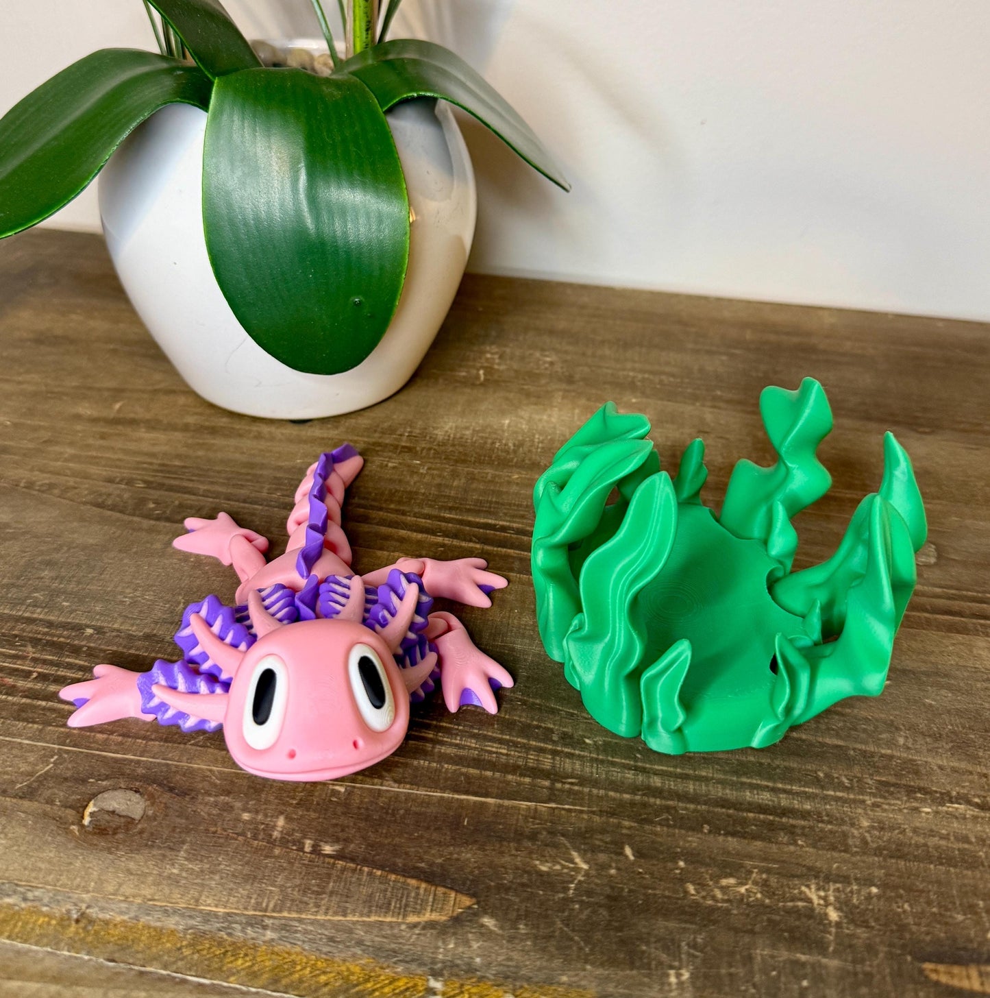 3D Printed Articulating Axolotl Toy β Magnetic Feet, Moving Gills, Seaweed Bed Option