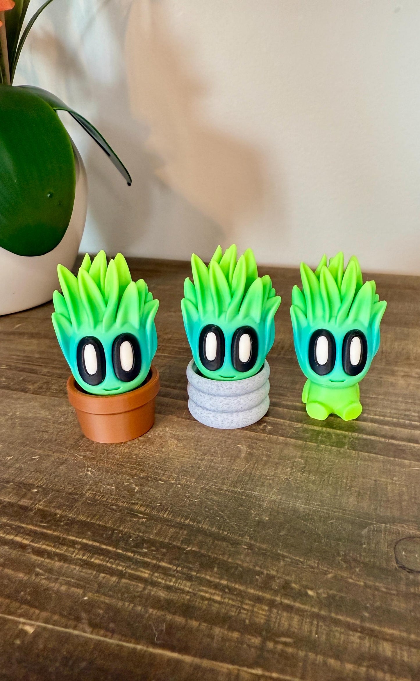 Cute 3D Printed Plant Figures with Eyes & Butt – Cactus, Succulent, Monstera, Snake Plant, Ivy – Multicolor Pots – Gift for Plant Lovers