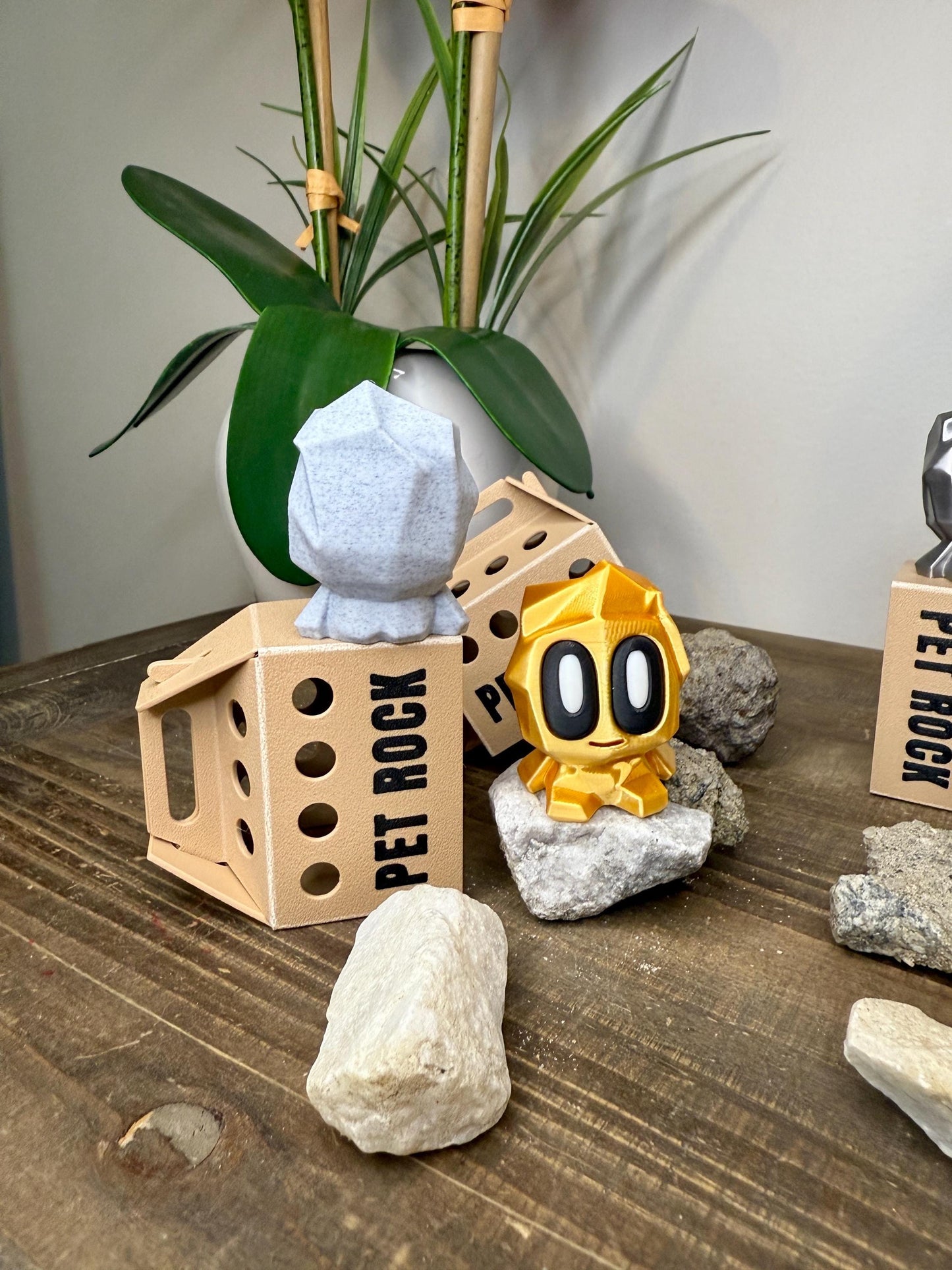 Sitting Blob Pet Rock with Funny Little Butt & Durable Folding Box | 3D Printed