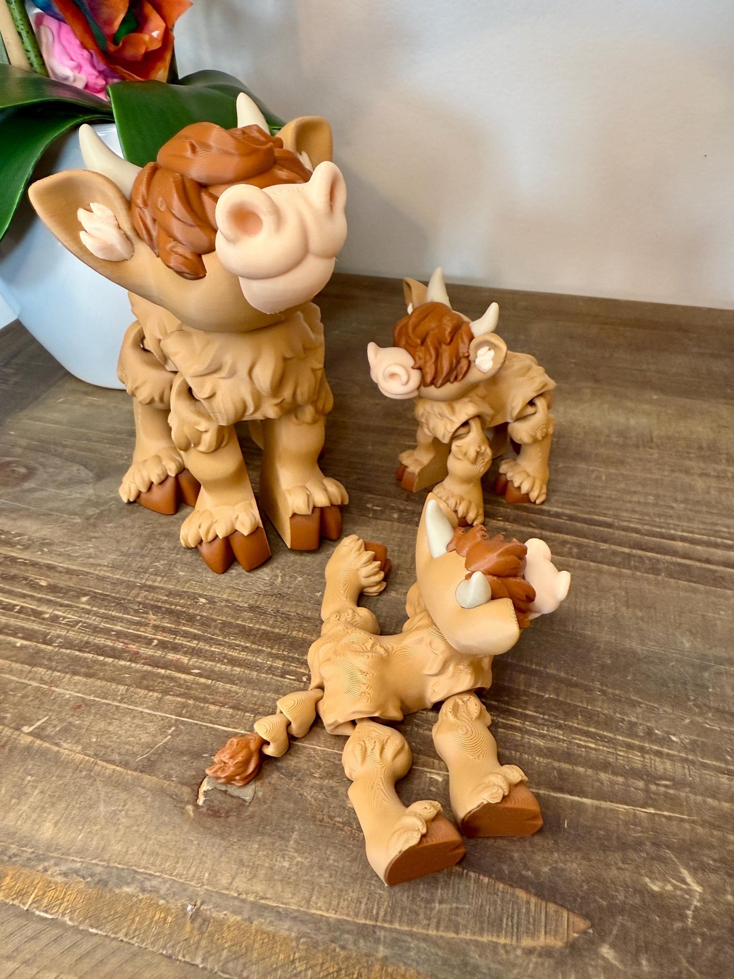 Highland Cow - Articulated & Flexi -Girl Cow with Bow