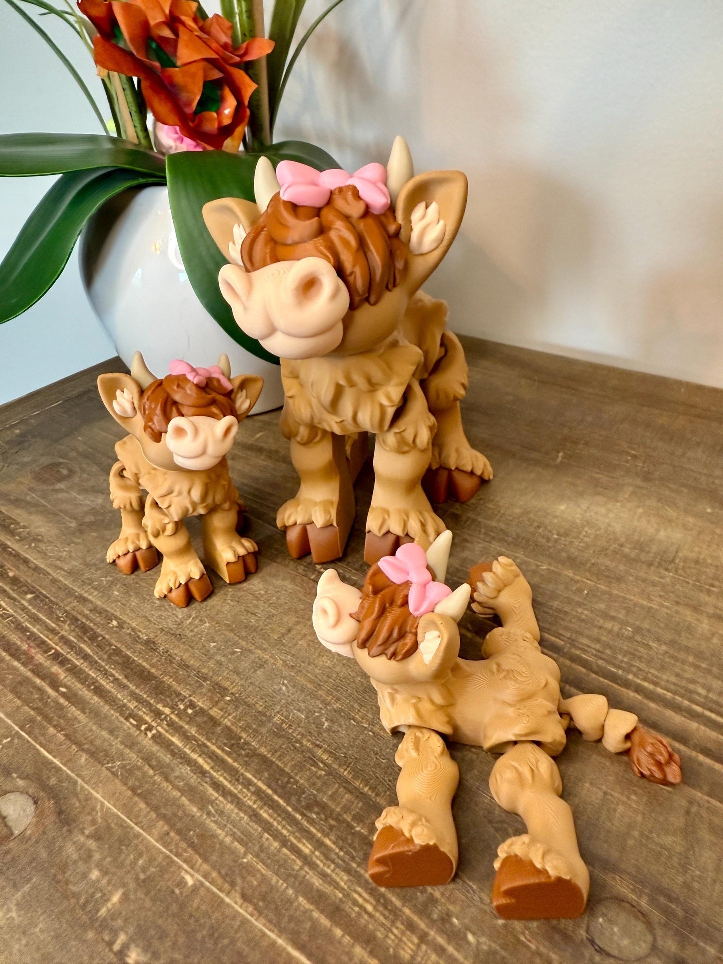 Highland Cow - Articulated & Flexi -Girl Cow with Bow