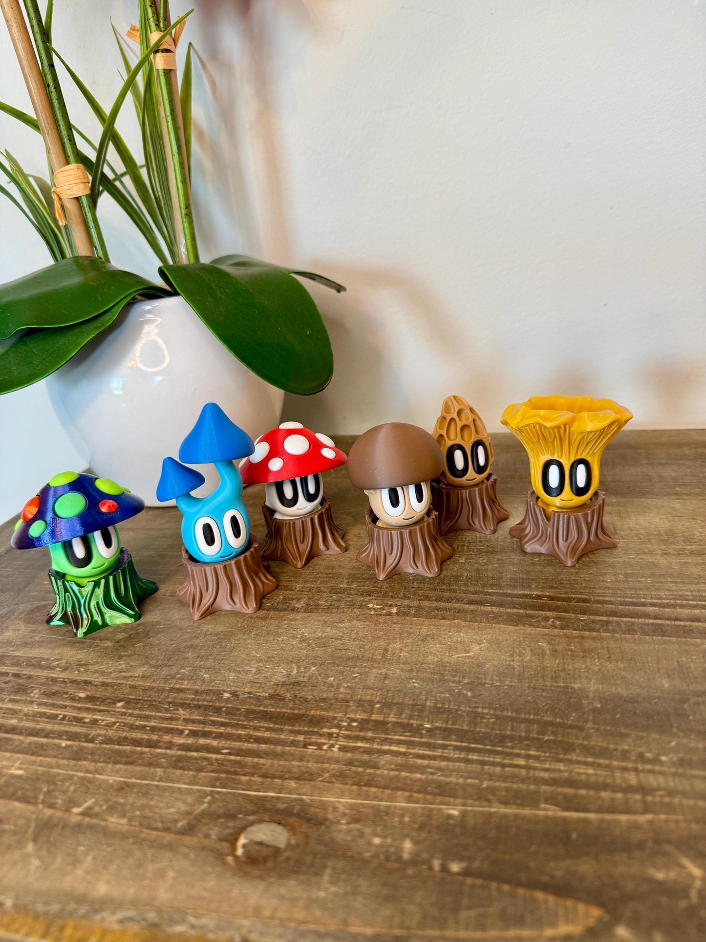 Whimsical 3D Printed Mushrooms – Poseable Fungi Figurines with Twist-Lock Stumps | Toadstool, Chanterelle, Morel, Pinkgill, Psychedelic