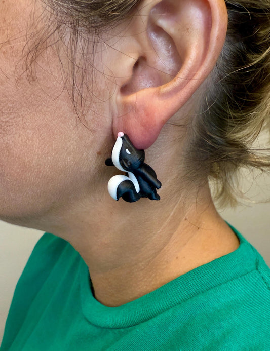 Skunk Chomper Earrings – 3D Printed Articulated Skunk Earrings, Unique Animal Jewelry, Funny Gift for Nature & Wildlife Lovers