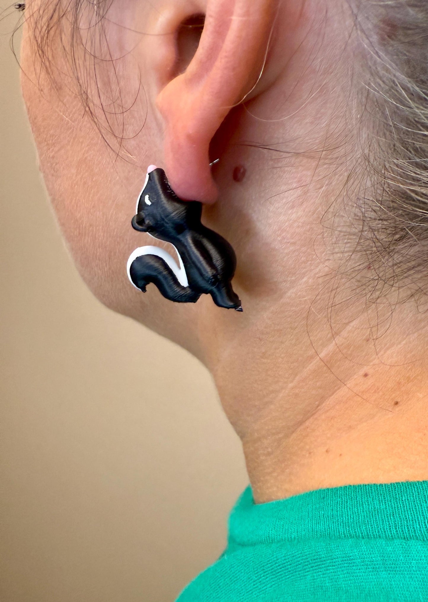 Skunk Chomper Earrings – 3D Printed Articulated Skunk Earrings, Unique Animal Jewelry, Funny Gift for Nature & Wildlife Lovers