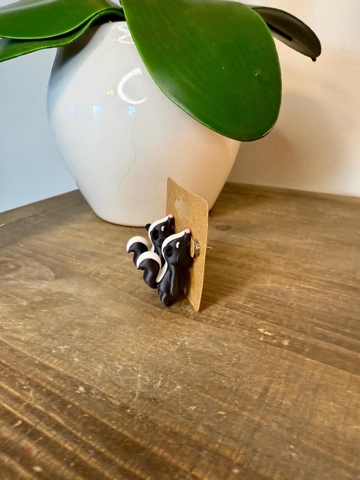 Skunk Chomper Earrings – 3D Printed Articulated Skunk Earrings, Unique Animal Jewelry, Funny Gift for Nature & Wildlife Lovers
