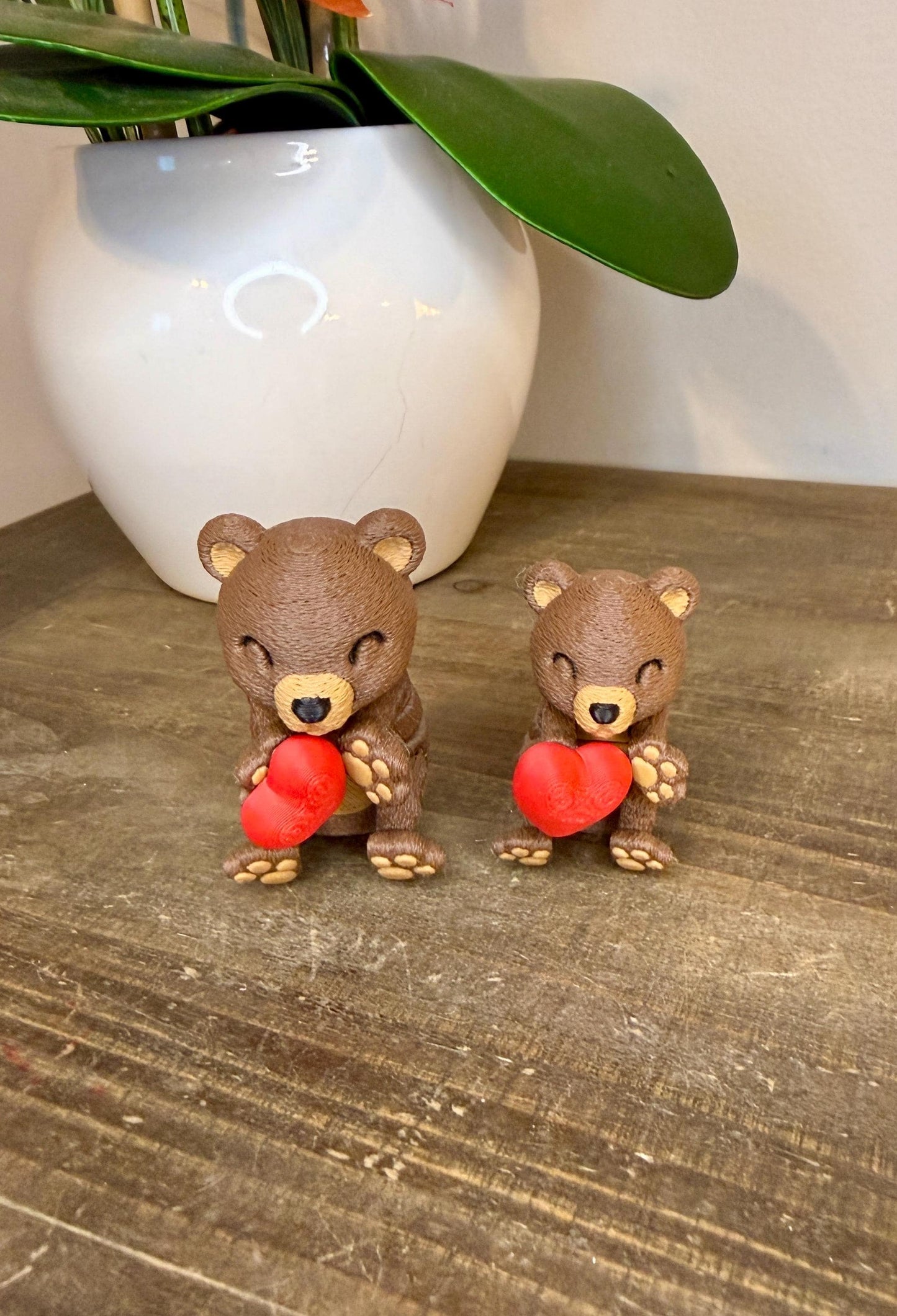 Magnetic Bear Figurine with Heart | 3D Printed Brown Bear | Cute Animal Gift | Bear Desk Decor | Textured Finish